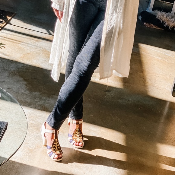 CHIE MIHARA LEATHER SANDALS WITH CUTOUTS AND GOLD DETAILING - Picture 3 of 6